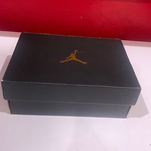 Jordan retro 11 “legend blue”